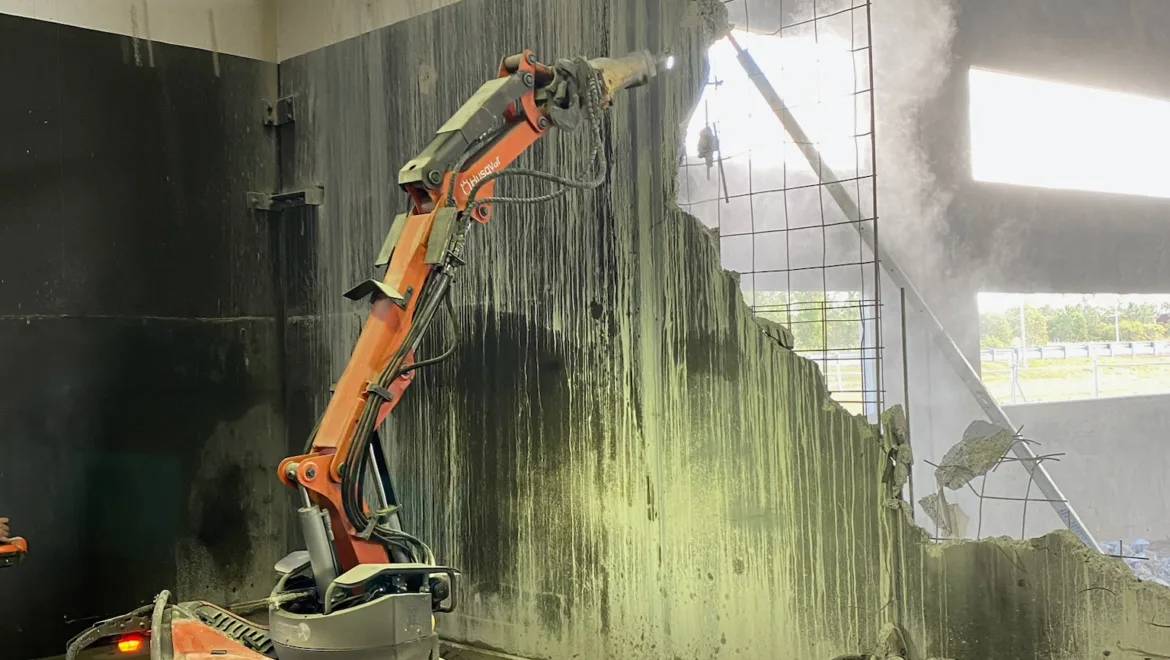 Remote controlled robotic demolition equipment